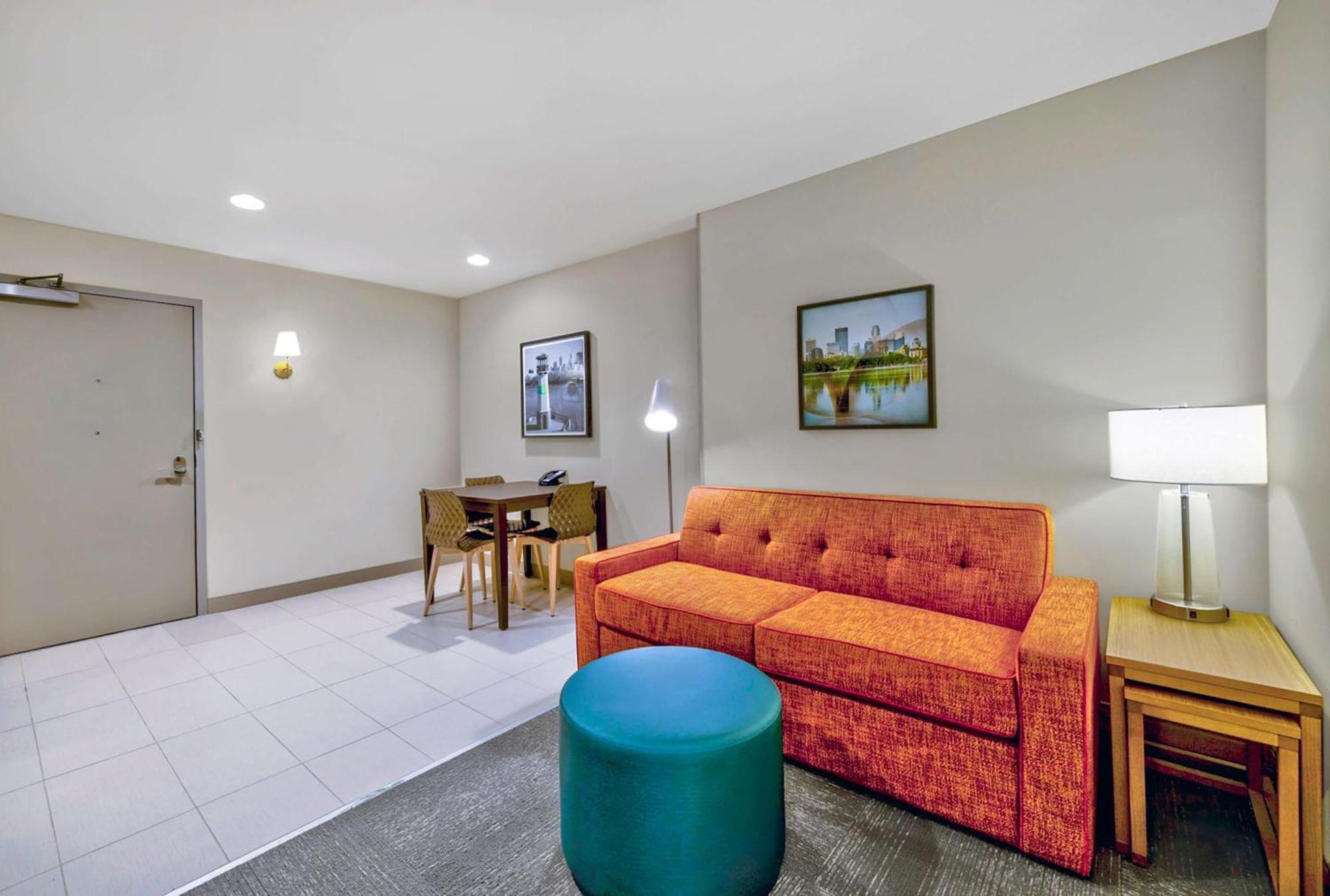 Home2 Suites By Hilton Minneapolis Downtown Exterior photo