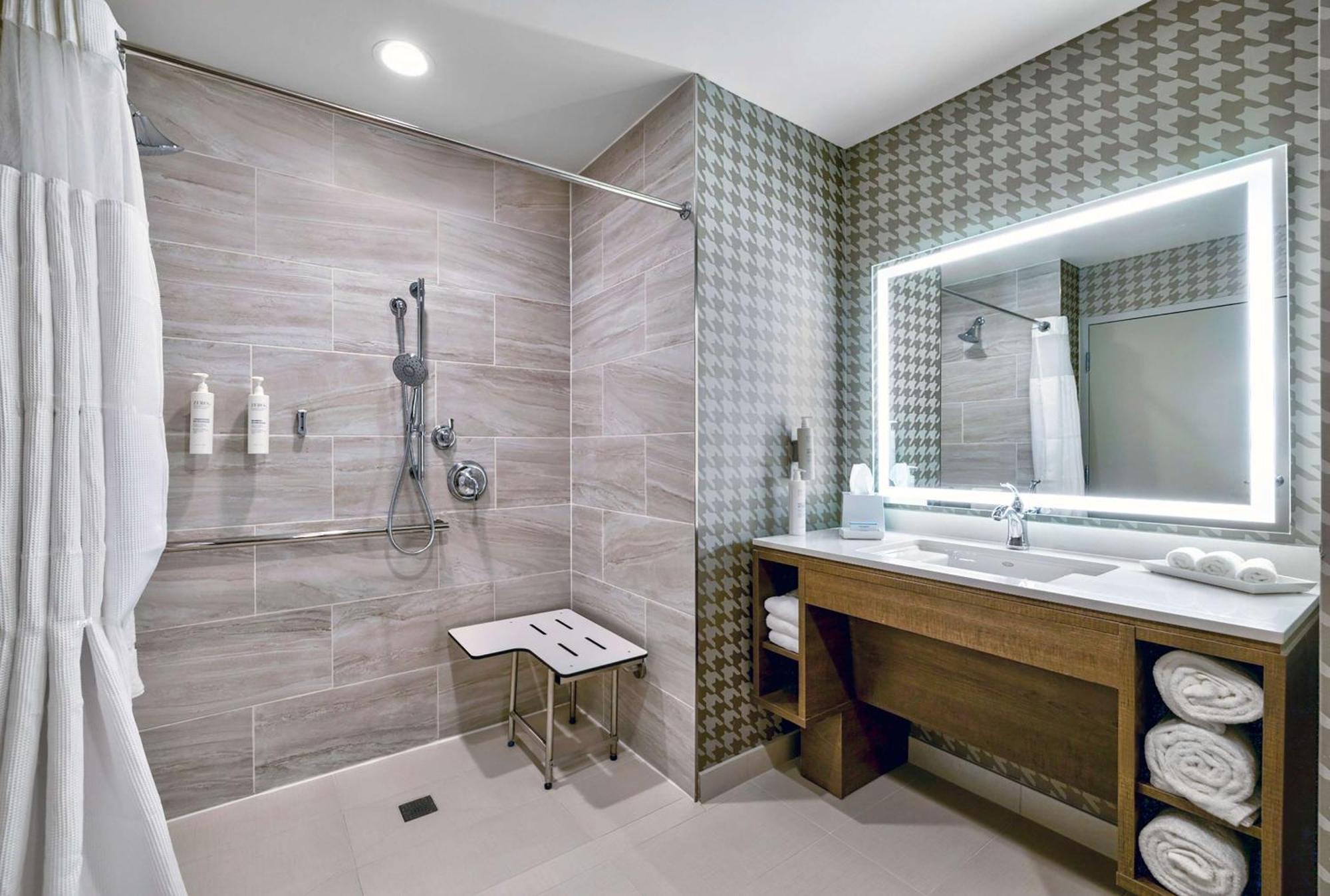 Home2 Suites By Hilton Minneapolis Downtown Exterior photo